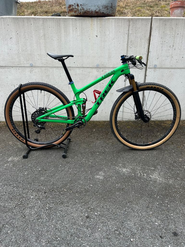 Used Trek Top Fuel 9.8 SL 2017 Mountainbike — image 8 of 18