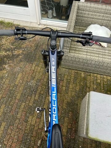 Used Trek Procaliber 9.7 2023 2023 Mountainbike, Blue, 29, 27.5 — image 9 of 11
