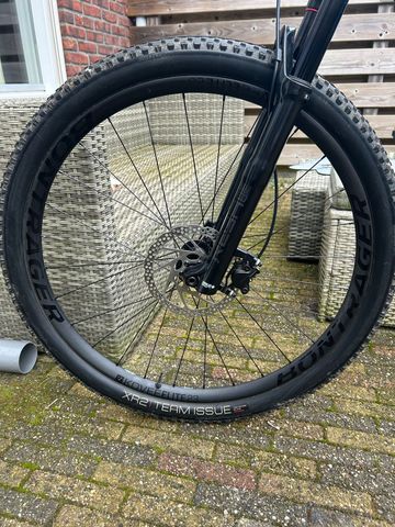 Used Trek Procaliber 9.7 2023 2023 Mountainbike, Blue, 29, 27.5 — image 10 of 11
