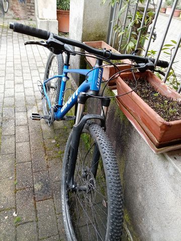 Giant Talon 0 2022 2022 Mountainbike de segunda mano, Azul — imagen 7 de 13