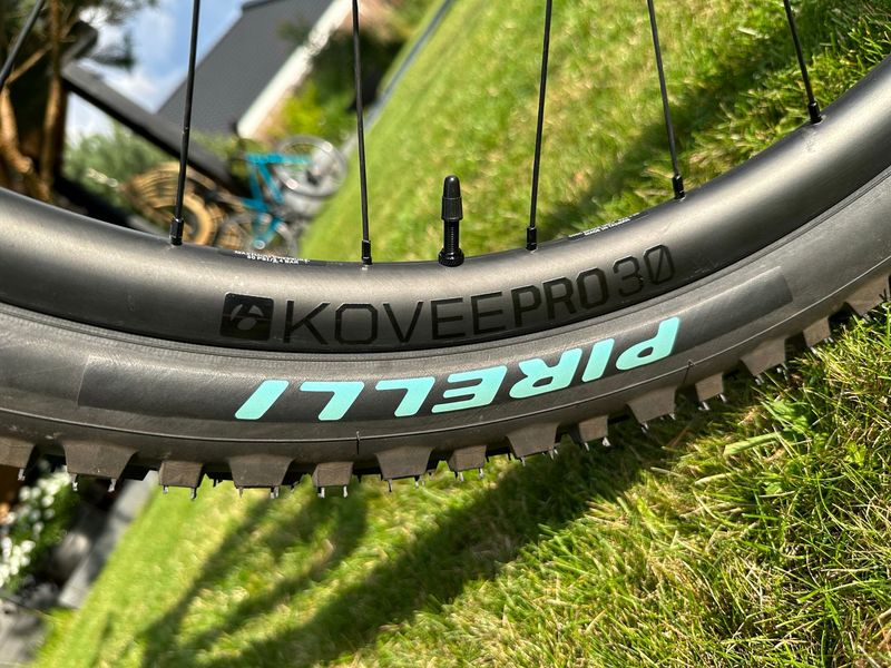 Yeti ARC Turq 2022 Mountainbike usato, Blu — immagine 12 di 12