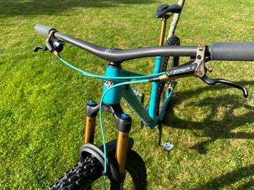 Yeti ARC Turq 2022 Mountainbike usato, Blu — immagine 7 di 12