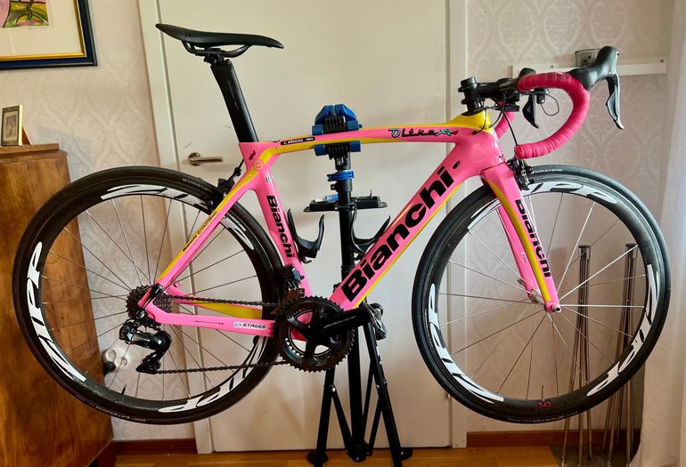 Used Bianchi Oltre Shimano Dura Ace Di2 2019 Road & Gravel — image 1 of 9