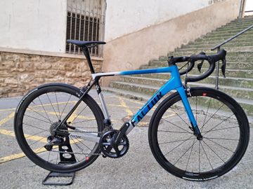 Factor O2 Rim Brake 2021 Road & Gravel d'occasion