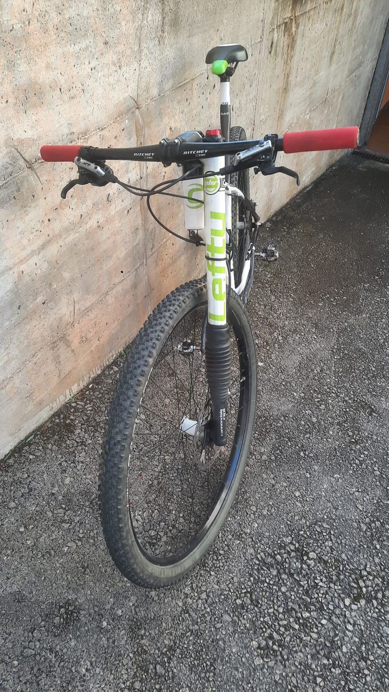 Used Cannondale Cannondale Flash Carbón 3 Del 2012 2012 Mountainbike — image 2 of 6