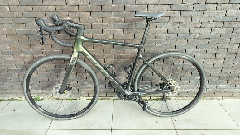 Used Scott Addict 30 2024 2024 Road & Gravel, Black — image 9 of 17