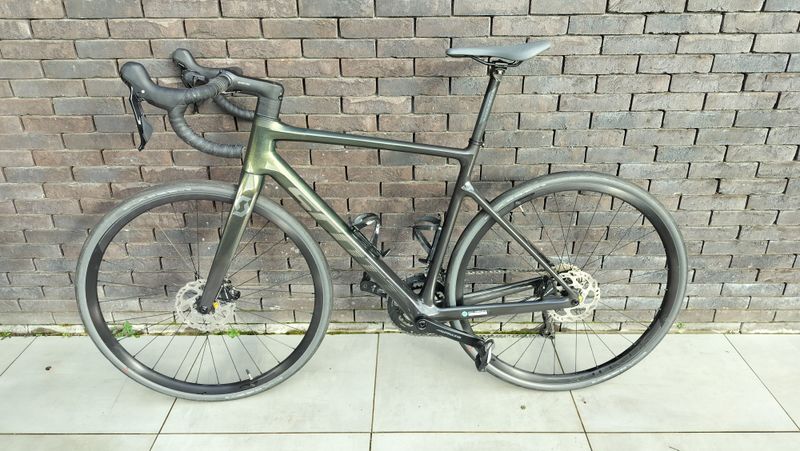 Used Scott Addict 30 2024 2024 Road & Gravel, Black — image 9 of 17