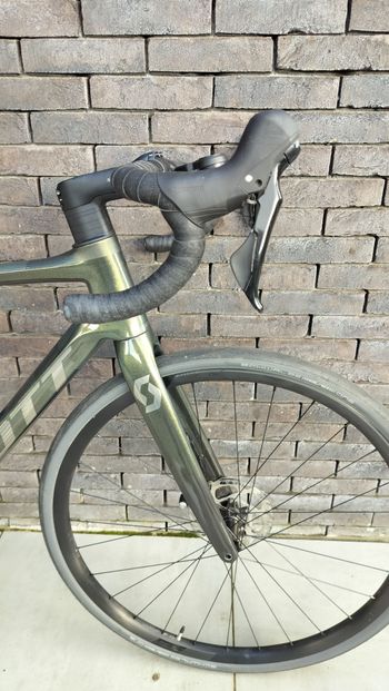 Used Scott Addict 30 2024 2024 Road & Gravel, Black — image 2 of 17