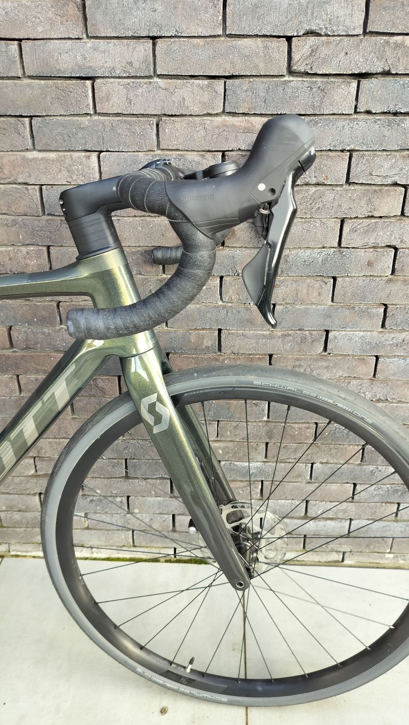 Used Scott Addict 30 2024 2024 Road & Gravel, Black — image 2 of 17