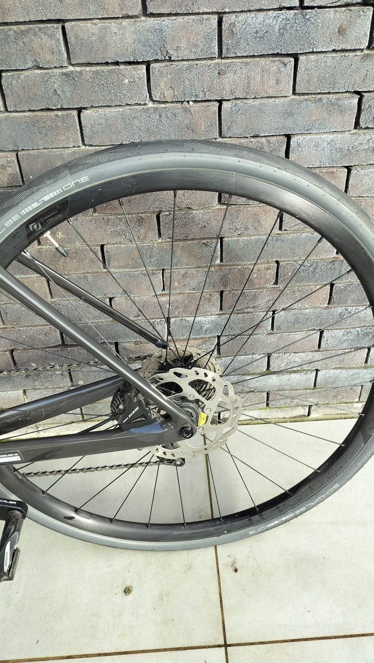 Used Scott Addict 30 2024 2024 Road & Gravel, Black — image 12 of 17