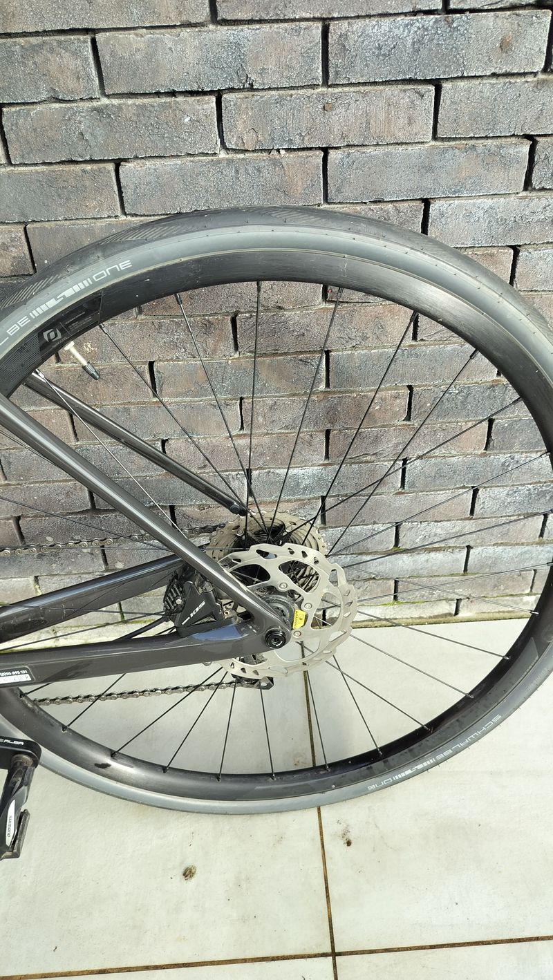 Used Scott Addict 30 2024 2024 Road & Gravel, Black — image 12 of 17