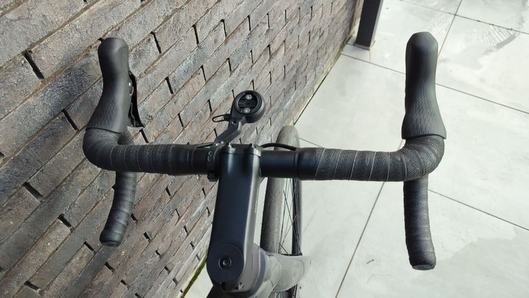 Used Scott Addict 30 2024 2024 Road & Gravel, Black — image 8 of 17