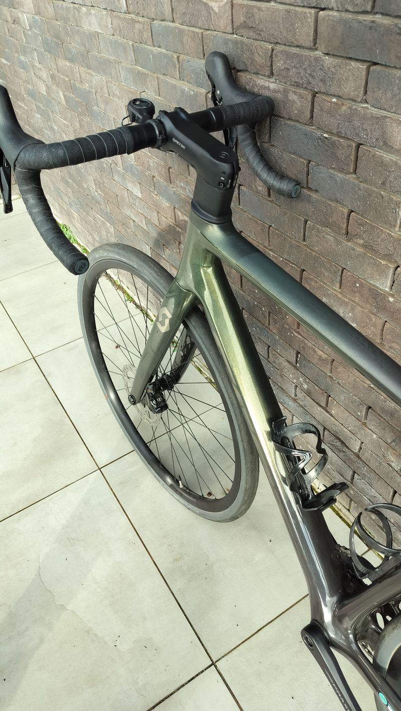 Used Scott Addict 30 2024 2024 Road & Gravel, Black — image 16 of 17
