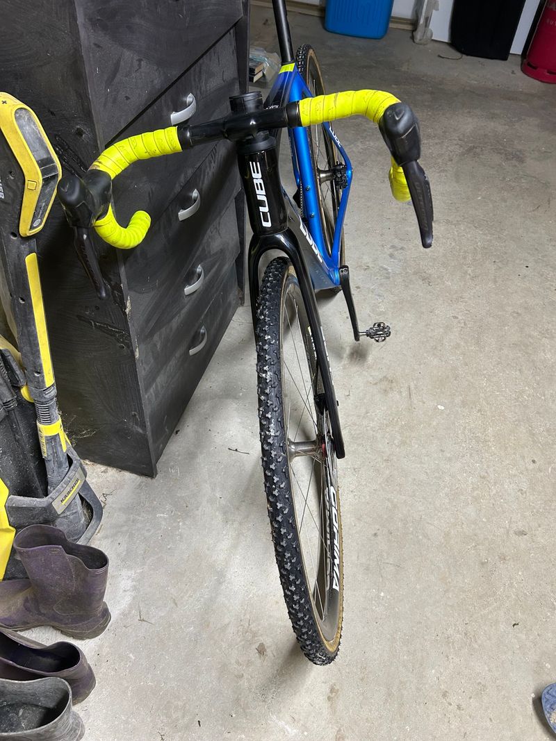 CUBE Cross Shimano Ultegra Di2 2025 Road & Gravel usato, Blu — immagine 9 di 11