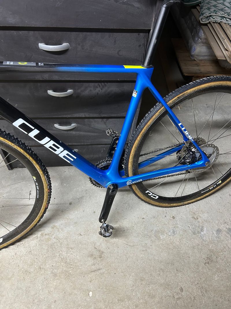 CUBE Cross Shimano Ultegra Di2 2025 Road & Gravel usato, Blu — immagine 3 di 11