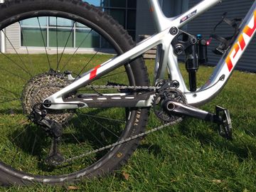 Used Pivot Firebird Frameset 2024 Mountainbike, Light Gray — image 3 of 13