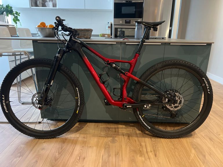 Used Cannondale Scalpel Carbon 4 2023 2023 Mountainbike, Rojo — image 2 of 7