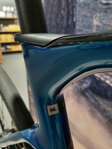 Giant Defy Advanced E+ Elite 2 2025 2025 Road & Gravel d'occasion — image 2 sur 10