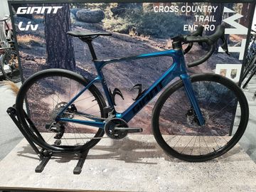 Giant Defy Advanced E+ Elite 2 2025 2025 Road & Gravel d'occasion — image 1 sur 10