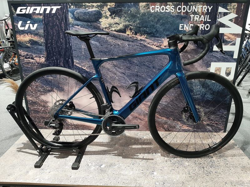 Giant Defy Advanced E+ Elite 2 2025 2025 Road & Gravel d'occasion — image 1 sur 10