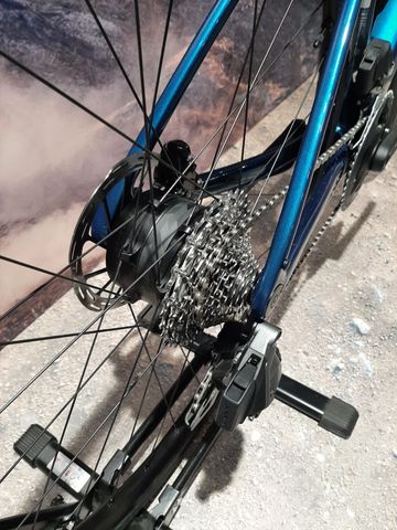 Giant Defy Advanced E+ Elite 2 2025 2025 Road & Gravel d'occasion — image 6 sur 10