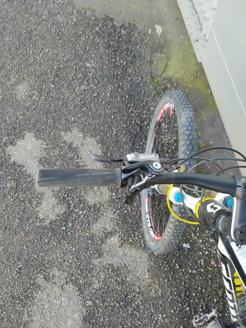 Gebrauchtes Scott Scale 720 27.5" 2016 Mountainbike, Weiß — Bild 7 von 13
