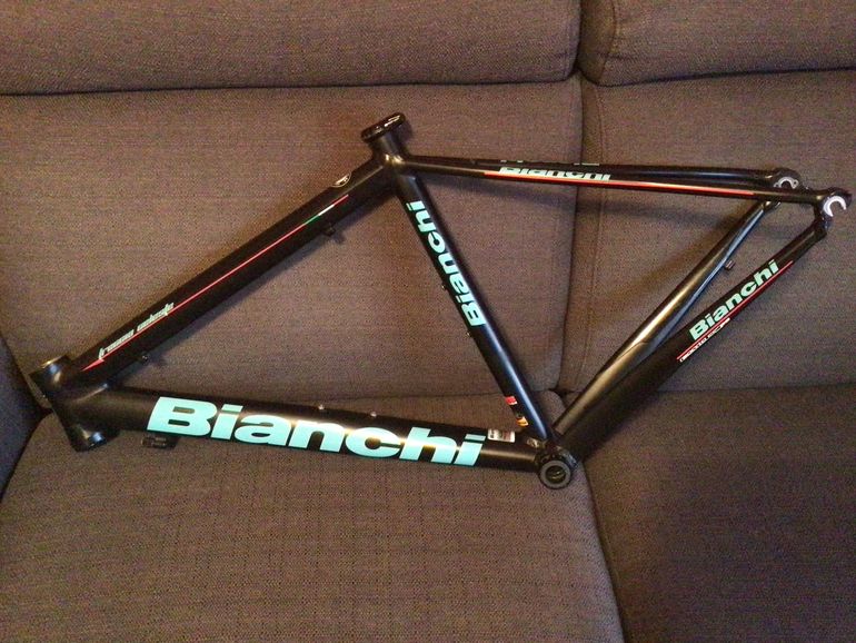 Used Bianchi Freccia Celeste Frameset 2017 Road & Gravel — image 1 of 11