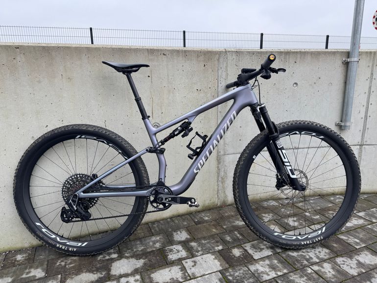 Used Specialized Epic 8 Pro - SRAM X0 AXS, RockShox Ultimate Flight Attendant 2026 2026 Mountainbike — image 2 of 17