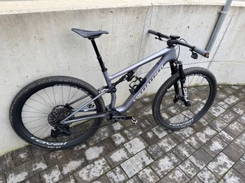 Used Specialized Epic 8 Pro - SRAM X0 AXS, RockShox Ultimate Flight Attendant 2026 2026 Mountainbike — image 9 of 17