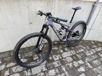 Used Specialized Epic 8 Pro - SRAM X0 AXS, RockShox Ultimate Flight Attendant 2026 2026 Mountainbike — image 8 of 17