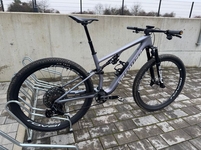 Used Specialized Epic 8 Pro - SRAM X0 AXS, RockShox Ultimate Flight Attendant 2026 2026 Mountainbike — image 5 of 17