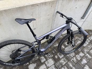 Used Specialized Epic 8 Pro - SRAM X0 AXS, RockShox Ultimate Flight Attendant 2026 2026 Mountainbike — image 10 of 17