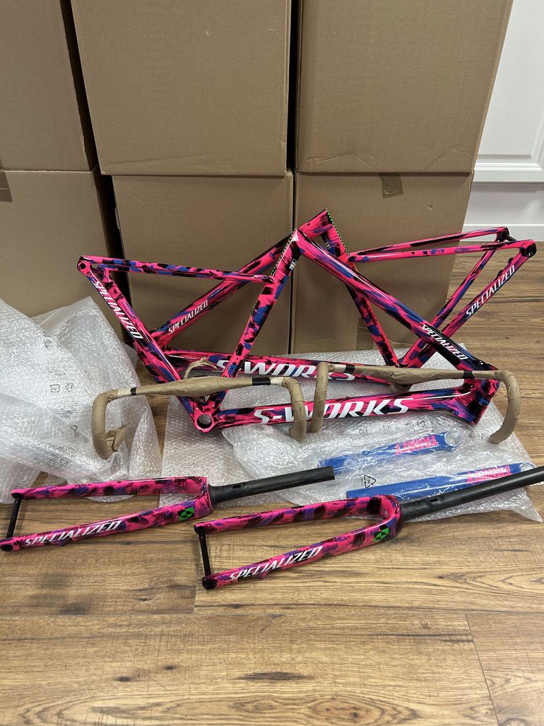 Used Specialized S-Works Tarmac SL8 - Shimano Dura-Ace Di2 2024 2024 Road & Gravel, Purple — image 5 of 6