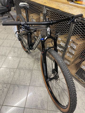 Used Specialized Epic Comp 2021 2021 Mountainbike, Black, 29 — image 5 of 6