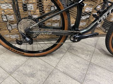 Used Specialized Epic Comp 2021 2021 Mountainbike, Black, 29 — image 3 of 6
