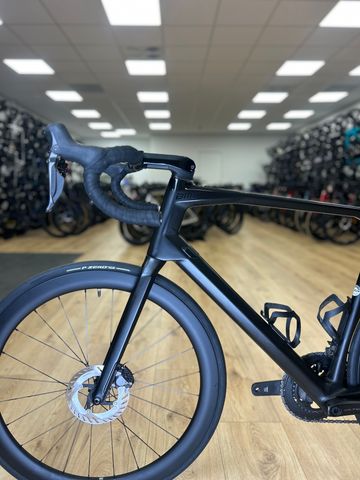 Brugt BMC Roadmachine 01 Di2 Carbon 2023 Road & Gravel — billede 15 af 21
