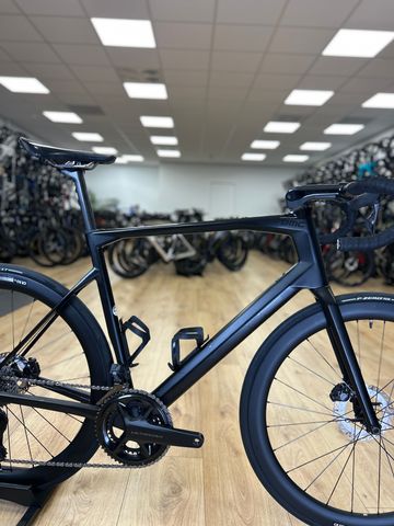 Brugt BMC Roadmachine 01 Di2 Carbon 2023 Road & Gravel — billede 10 af 21