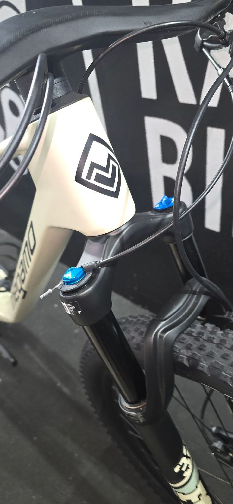 Used Megamo Track 2026 Mountainbike, White — image 6 of 10