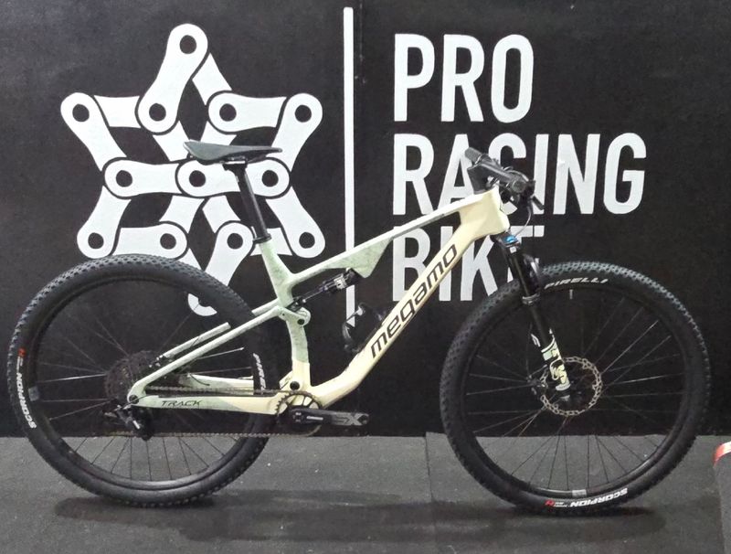 Used Megamo Track 2026 Mountainbike, White — image 1 of 10