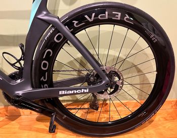 Used Bianchi Oltre RC Durace Di2 2025 2025 Road & Gravel, Light Gray — image 4 of 12