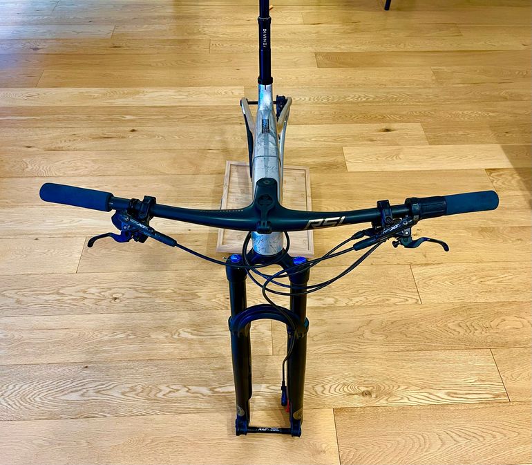 Used Trek Supercaliber Gen 2 Argent Drizzle Frameset 2024 Mountainbike, Light Gray, 29 — image 2 of 9