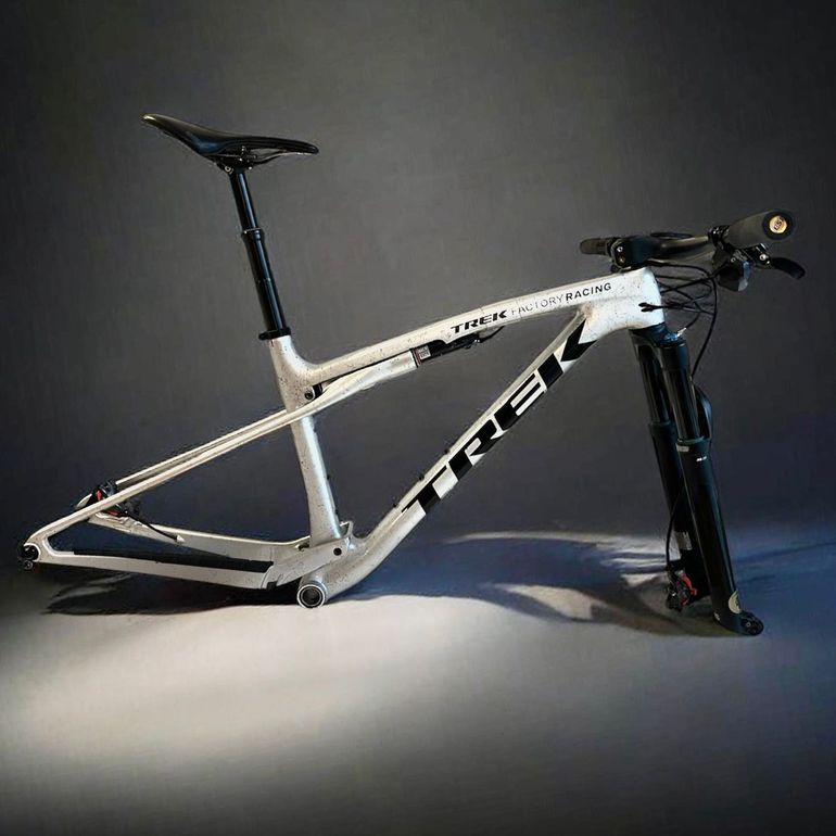 Used Trek Supercaliber Gen 2 Argent Drizzle Frameset 2024 Mountainbike, Light Gray, 29 — image 1 of 9