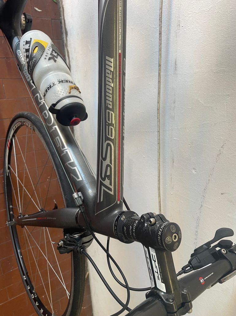 Used Trek Madone 6.9 SSL 2011 2011 Road & Gravel, Hellgrau — image 4 of 4