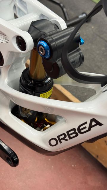 Used Orbea RALLON E-TEAM 2026 2026 Mountainbike, White, 29 — image 7 of 16