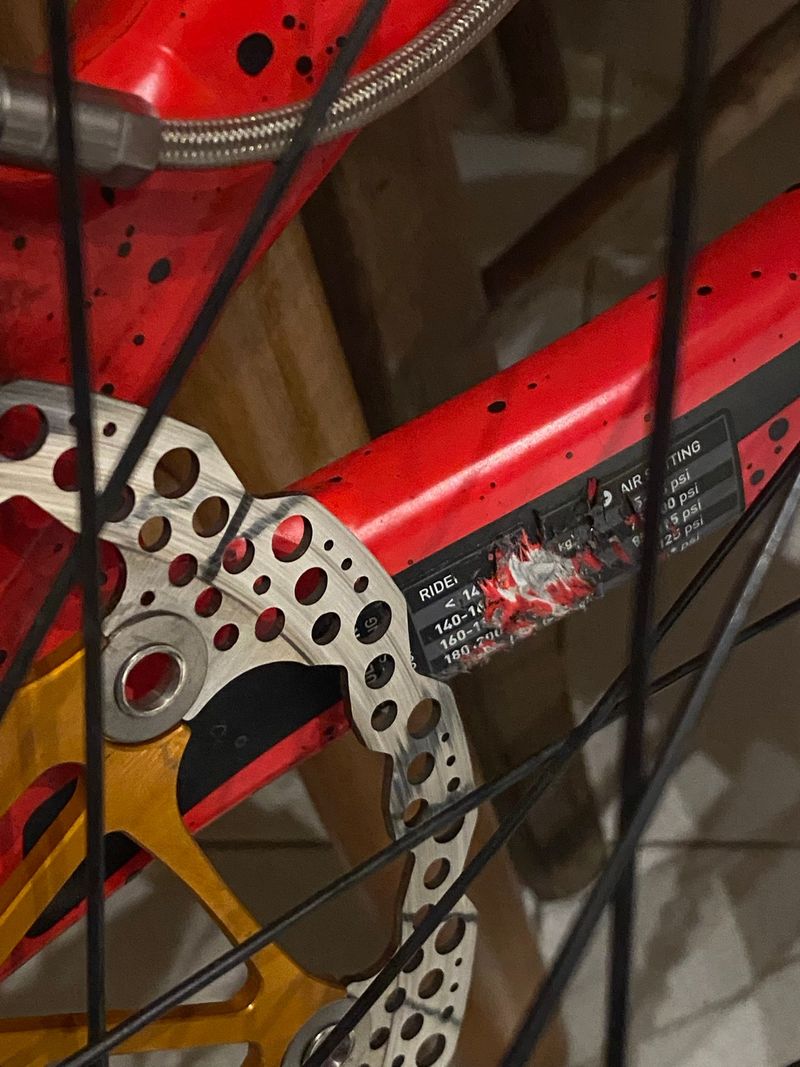 Used GT Fury Shimano ZEE 2016 Mountainbike, Red — image 4 of 18