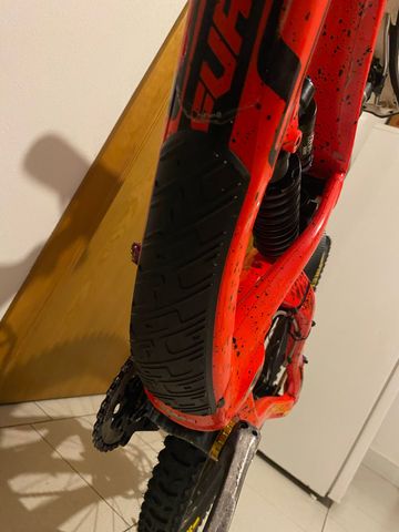 Used GT Fury Shimano ZEE 2016 Mountainbike, Red — image 11 of 18