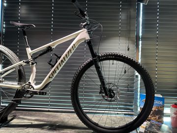 Used Specialized Epic 8 Comp 2024 2024 Mountainbike, White, 29 — image 5 of 5