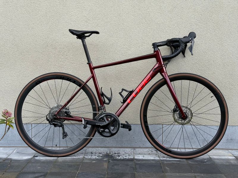 Gebrauchtes CUBE ATTAIN SLX 2023 2023 Road & Gravel, Rot — Bild 1 von 12