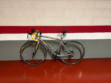 Used Giant OCR 2 2012 Road & Gravel, Light Gray — image 2 of 5