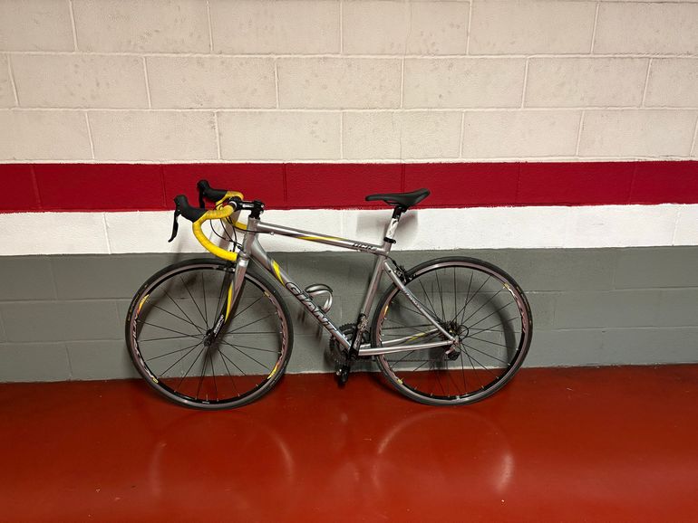 Used Giant OCR 2 2012 Road & Gravel, Light Gray — image 2 of 5